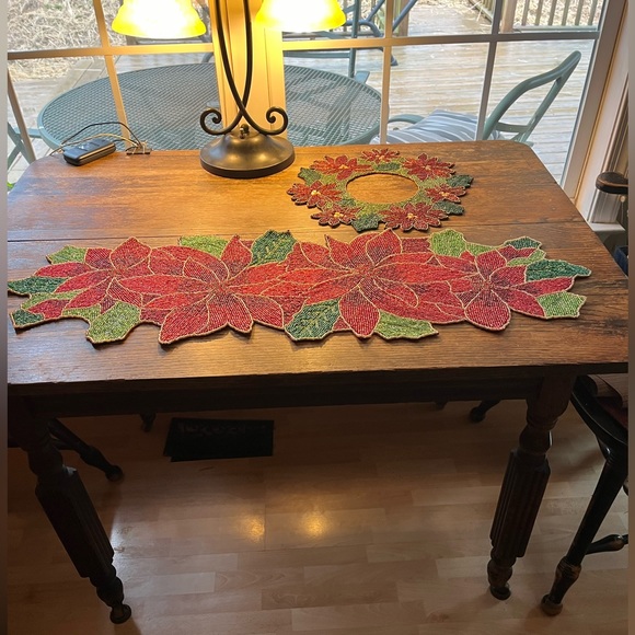 Christmas beaded Table runner and charger. - Picture 6 of 15